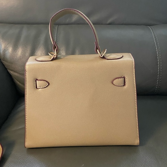 Kelly Handbag - Picture 5 of 8